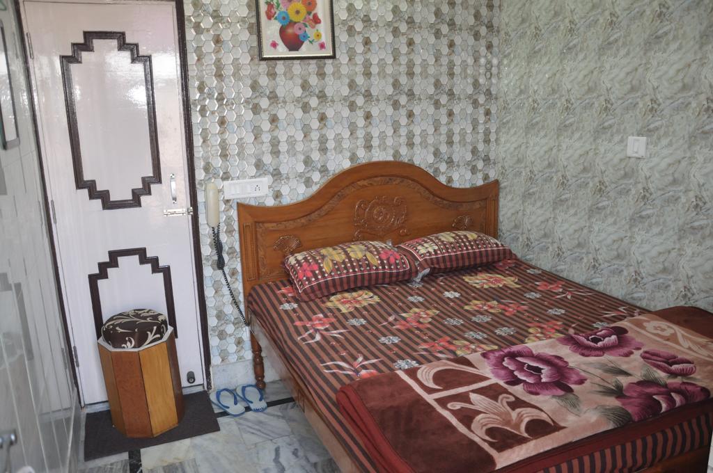 Hotel Pari Jalandhar Dış mekan fotoğraf