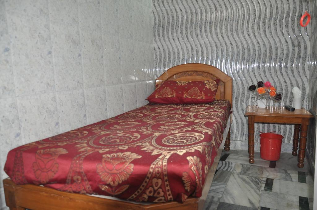 Hotel Pari Jalandhar Dış mekan fotoğraf
