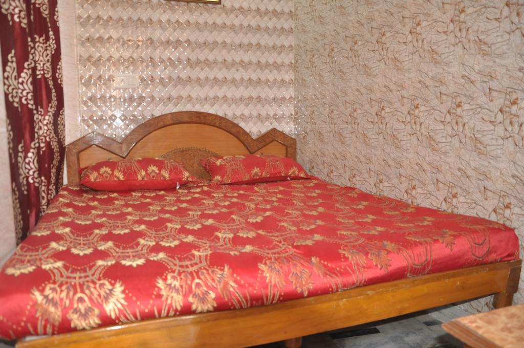Hotel Pari Jalandhar Dış mekan fotoğraf
