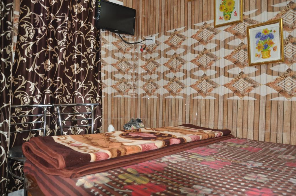Hotel Pari Jalandhar Dış mekan fotoğraf